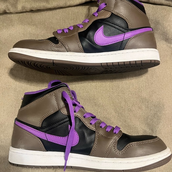 Hardly worn!! Men’s size 8.5 Nike Air Jordans - Picture 14 of 15